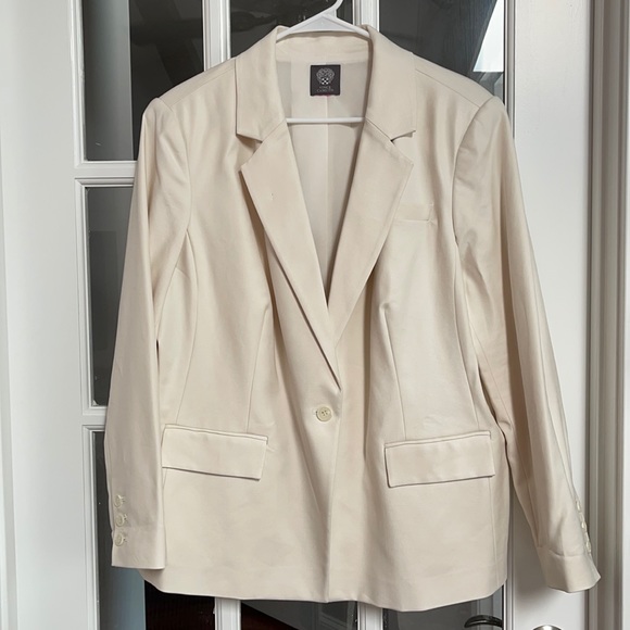 Vince Camuto 2X cream colored jacket with silk lining. - Picture 1 of 5